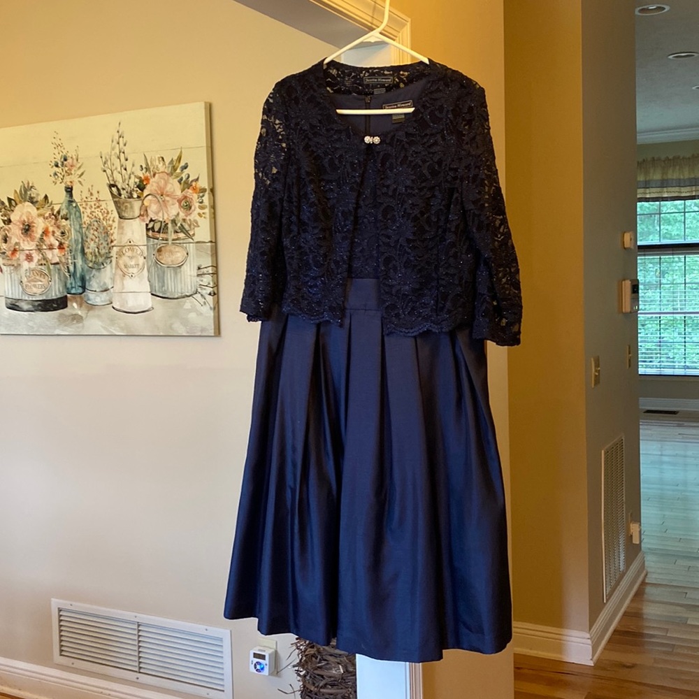 Womens Size 16 Navy 2-piece dress.